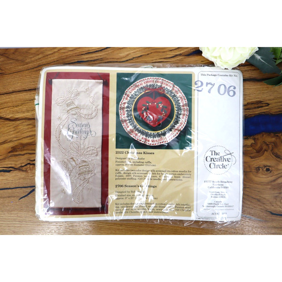Vntg The Creative Circle Crewel Kit Needlework Christmas Season's Greetings 2706 - Picture 1 of 4